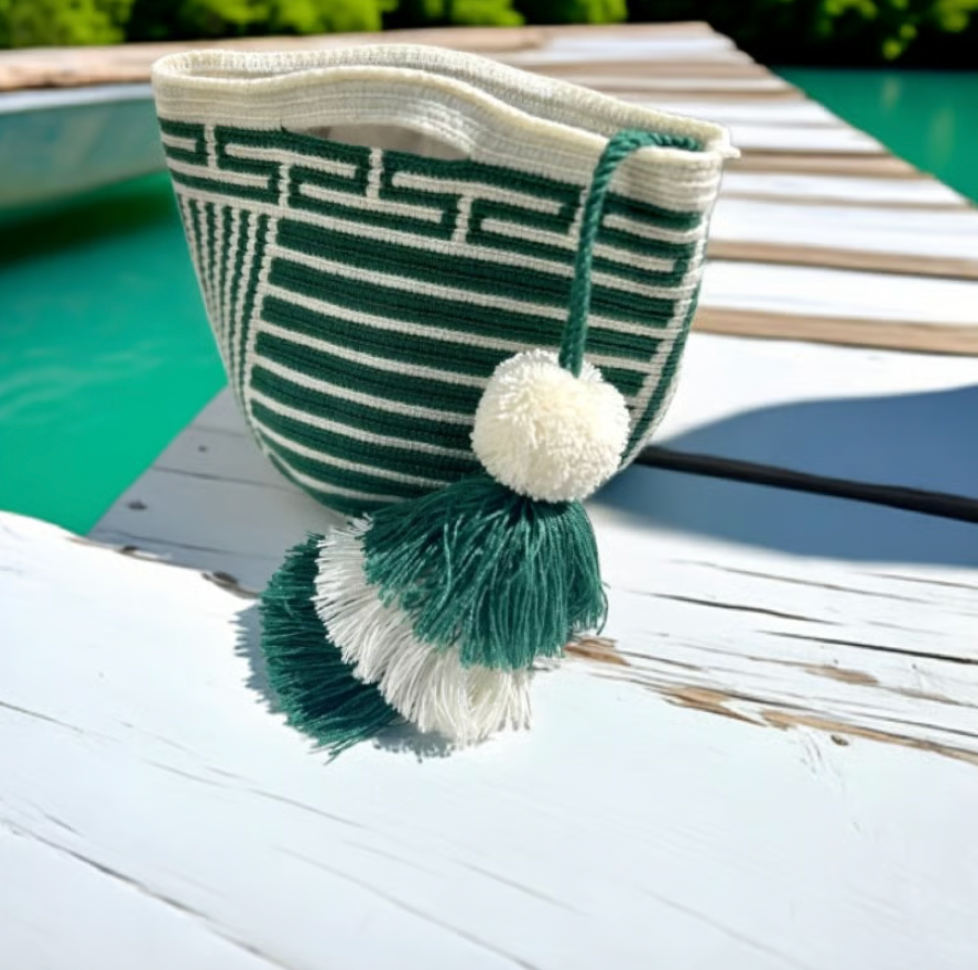 Mochila Wayuu en crochet. Accessoire tendance, exclusif. Sac traditionnel de Colombie.