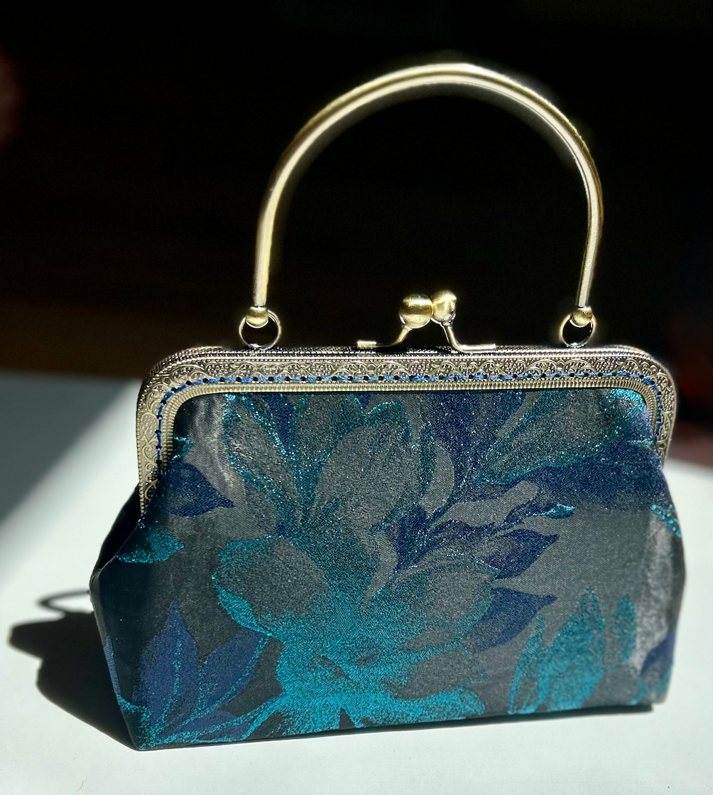 Clutch ÉCHAPPÉE